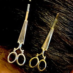 Scissor Pins